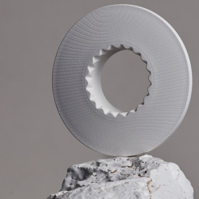 ORIGAMI - Podstawka pod dripper z tworzywa sztucznego i żywicy biała ze słojami - zdjęcie 4
