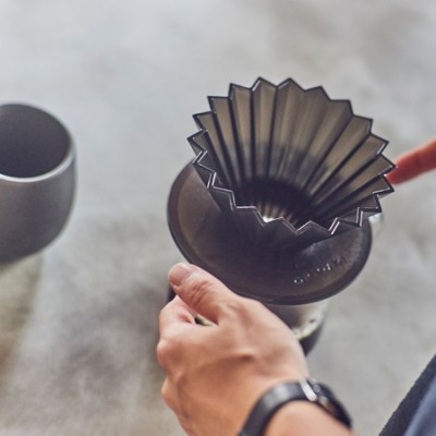 ORIGAMI - Podstawka pod dripper z żywicy czarna - zdjęcie 5